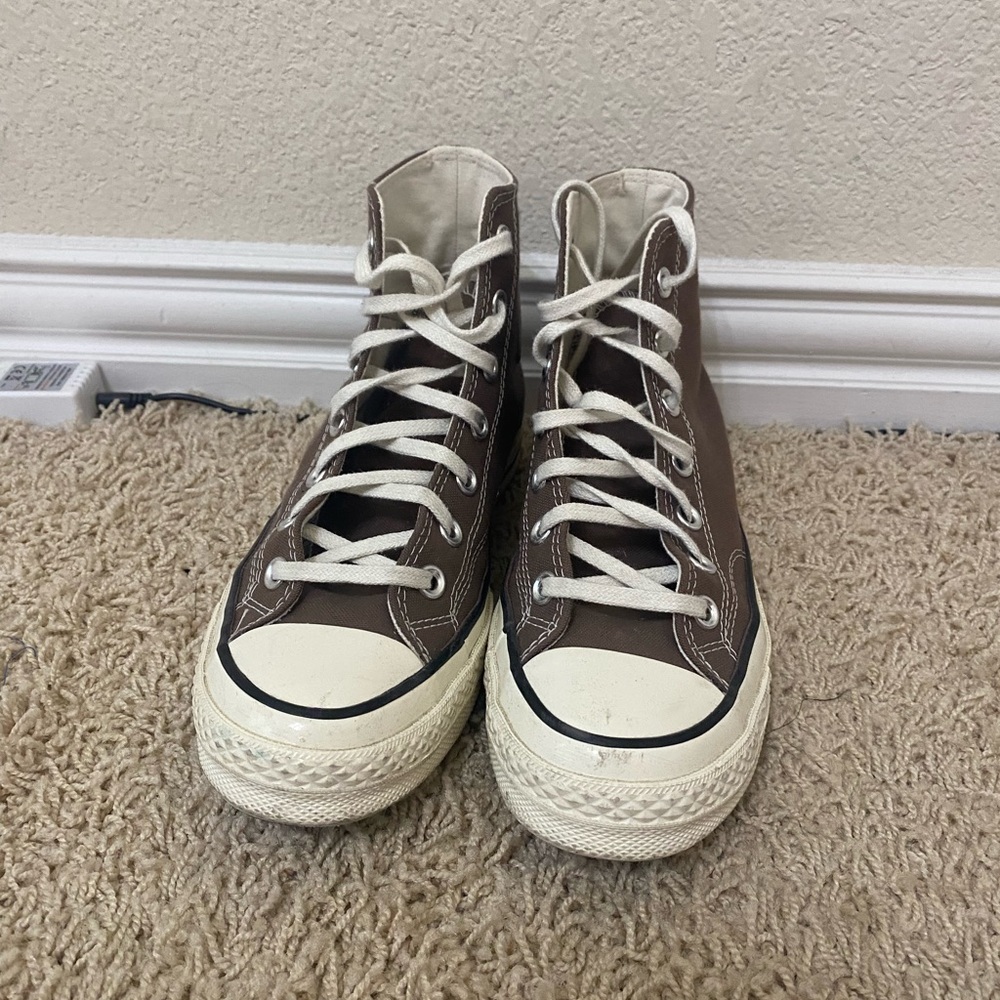 brown high top converse